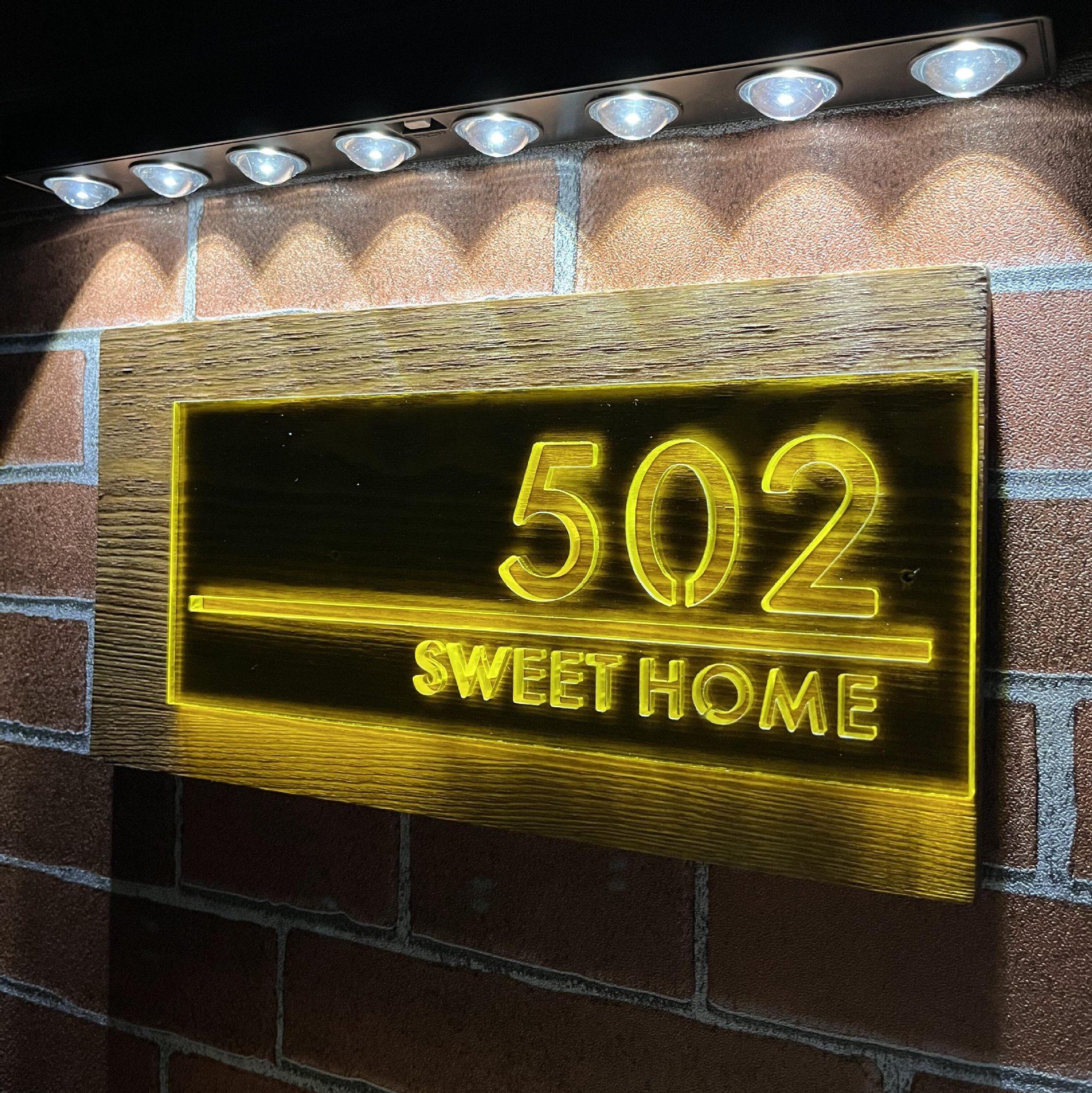 Custom Wooden Solar Powered Ad - Outdoor Power Number recension och pris