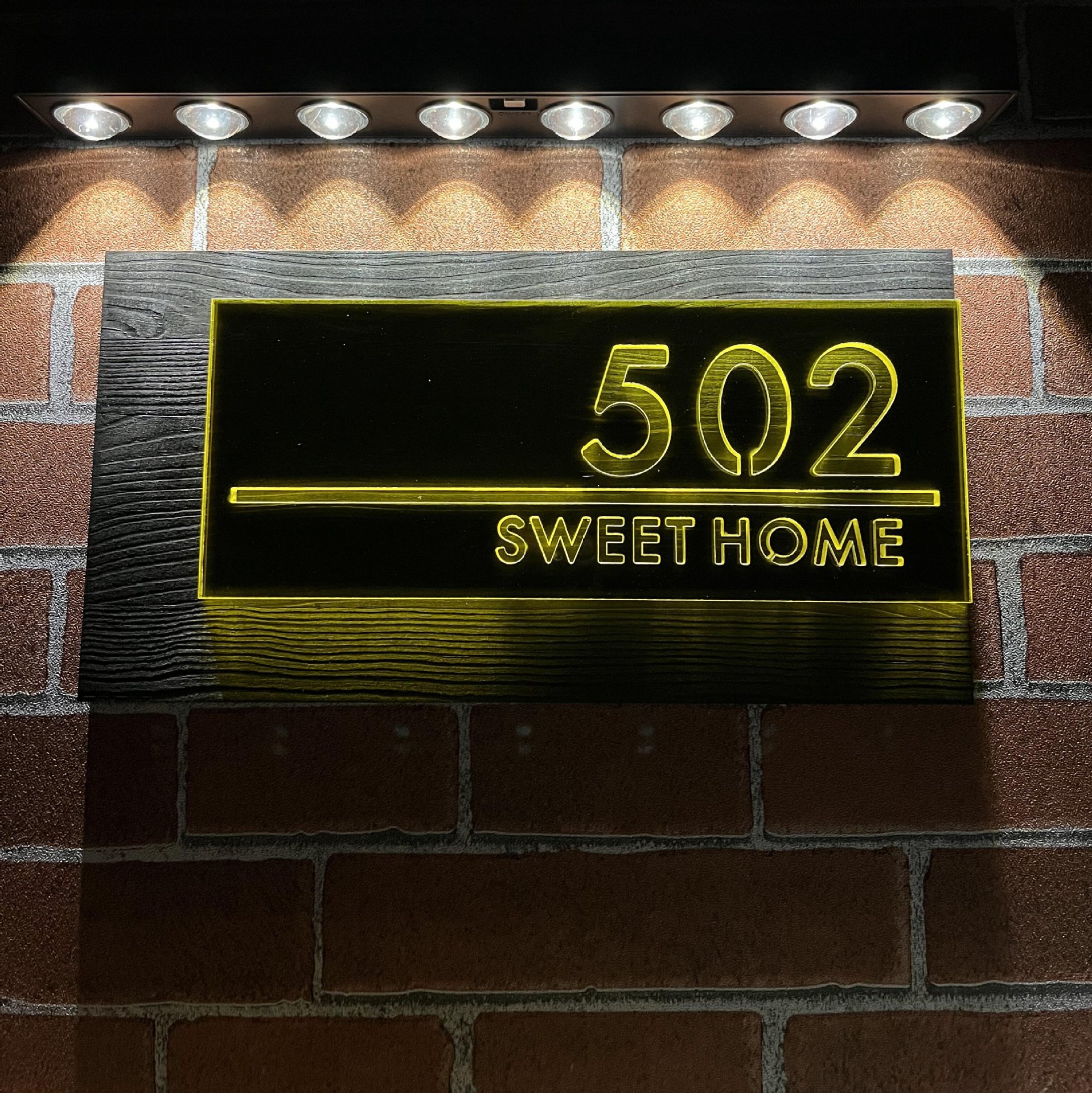 Custom Wooden Solar Powered Ad - Outdoor Power Number recension och pris