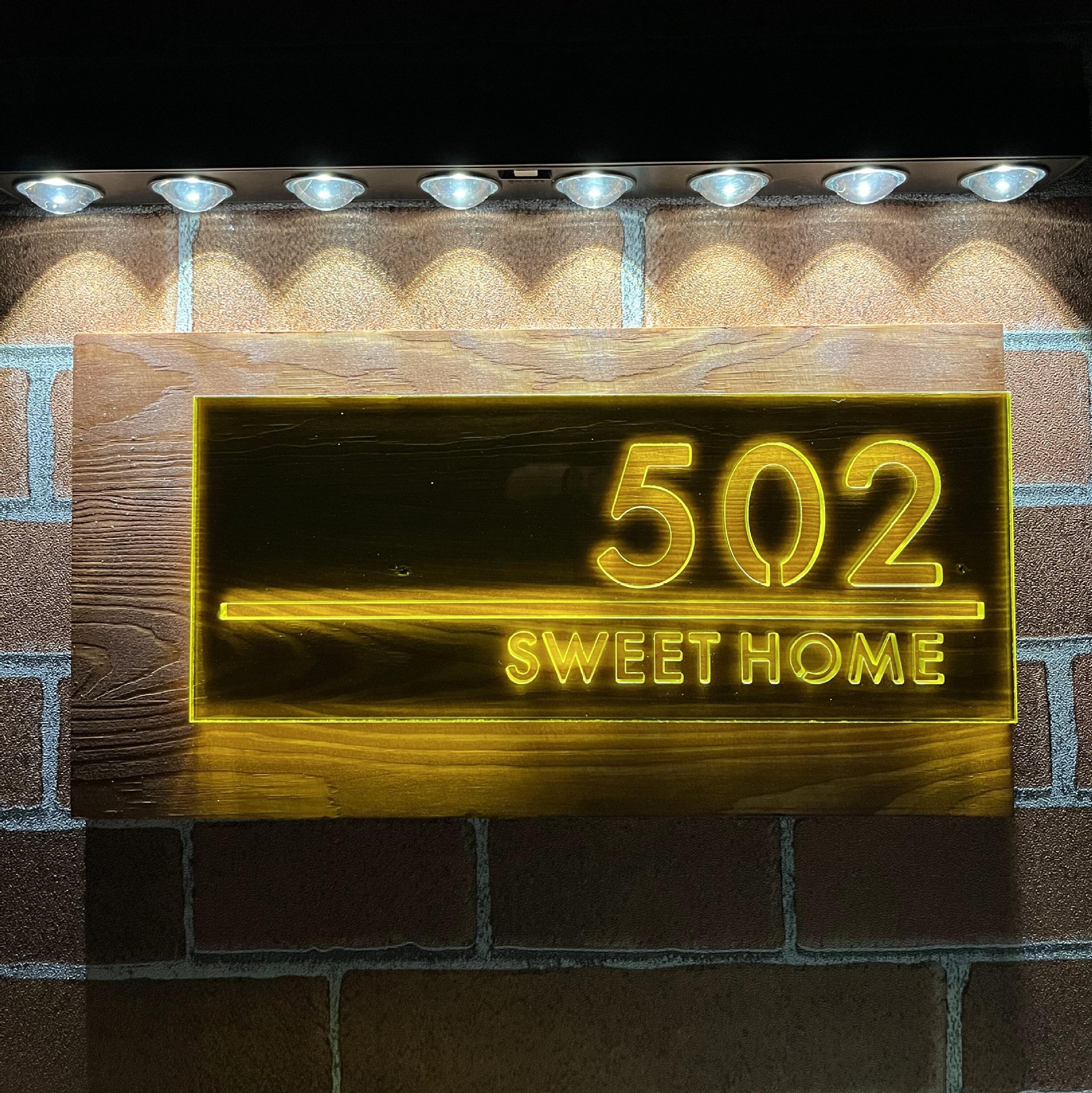 Custom Wooden Solar Powered Ad - Outdoor Power Number recension och pris